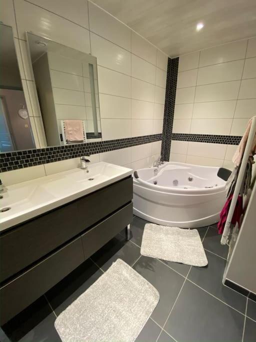 Appartement Lumineux Avec Vue Sur Les Montagnes Morbier Zewnętrze zdjęcie